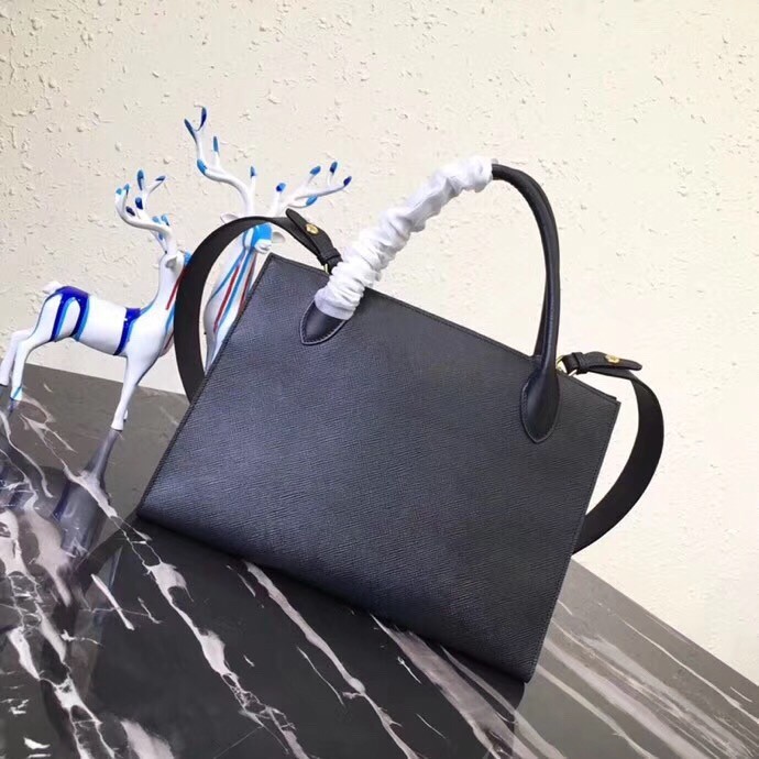 Pra*a large monochrome bag in black saffiano leather