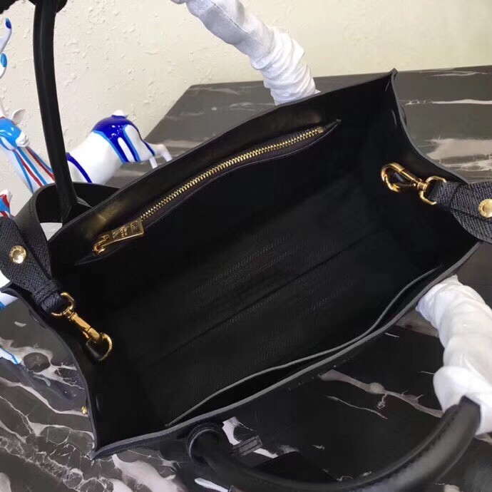 Pra*a large monochrome bag in black saffiano leather