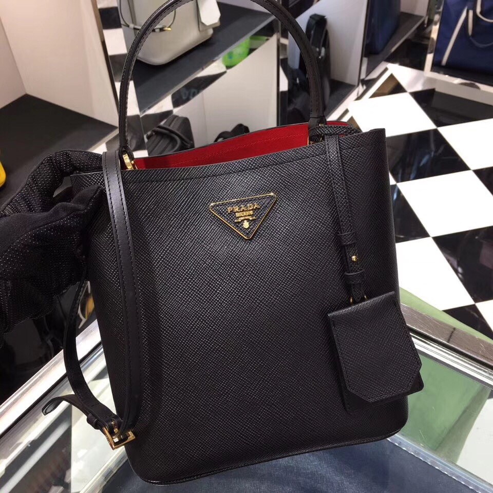 pra*a black saffiano N0*H south double medium bag