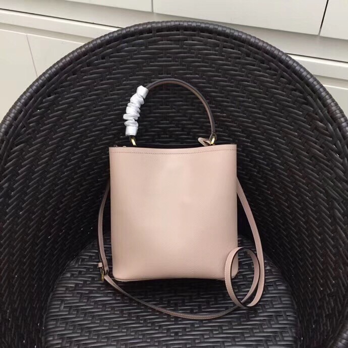pra*a nude saffiano N0*H south double medium bag