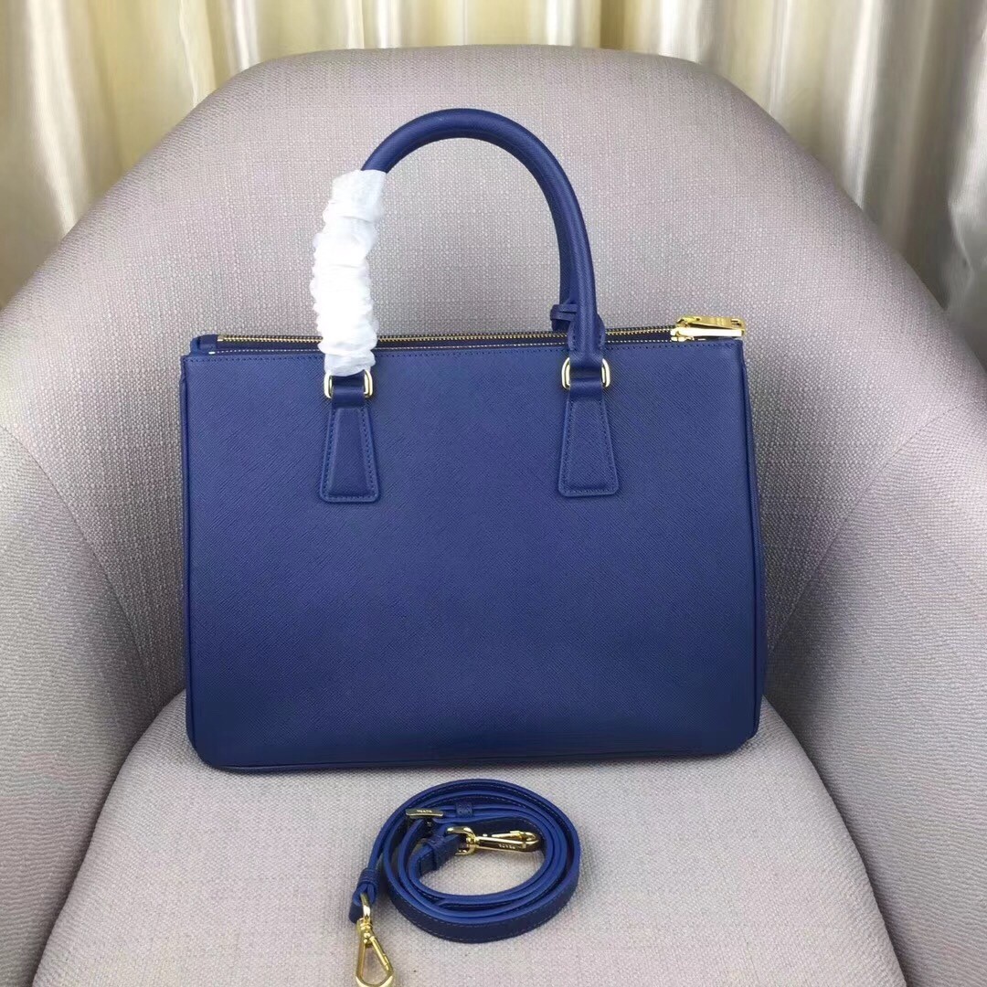 Pra*a medium galleria bag in blue saffiano leather