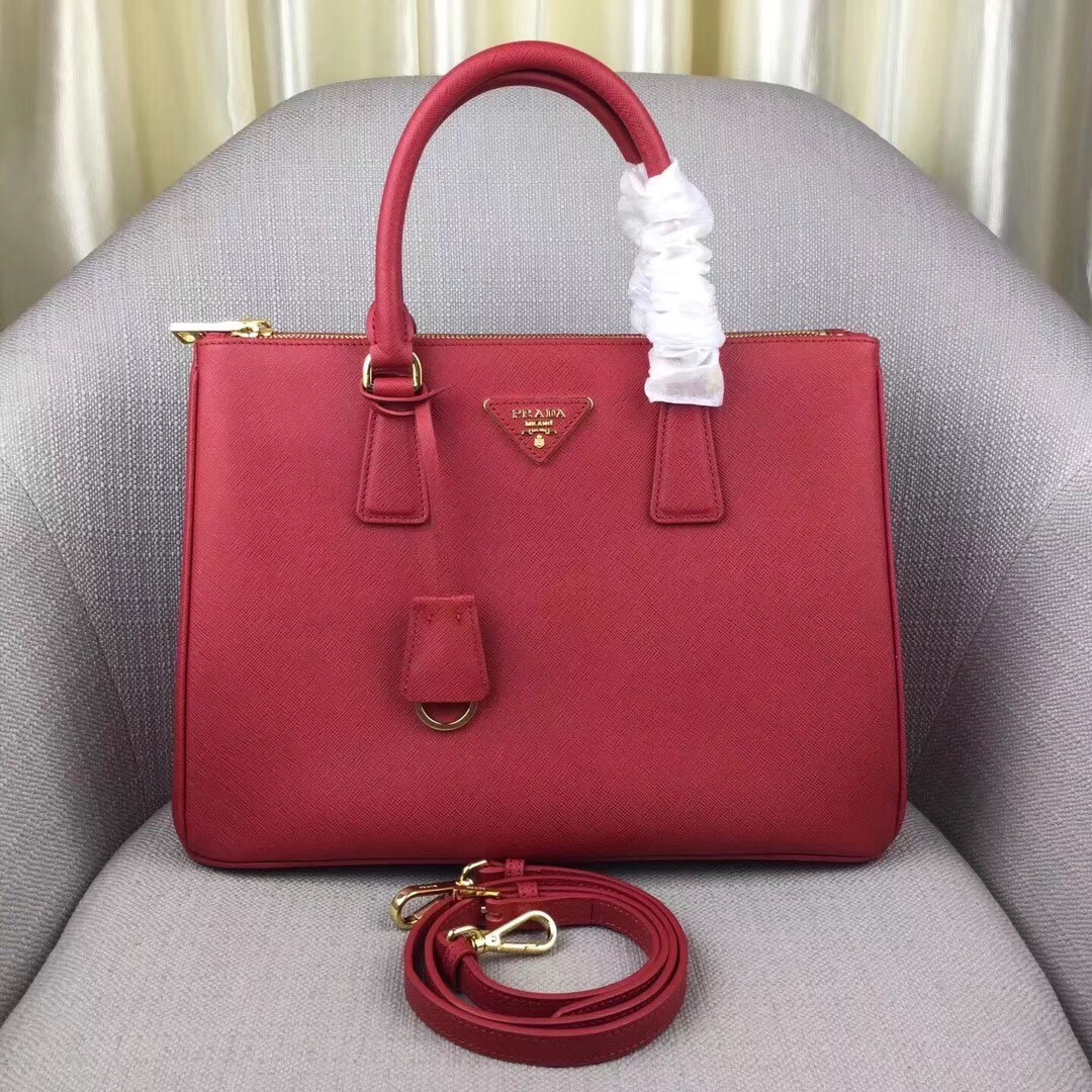 Pra*a medium galleria bag in red saffiano leather