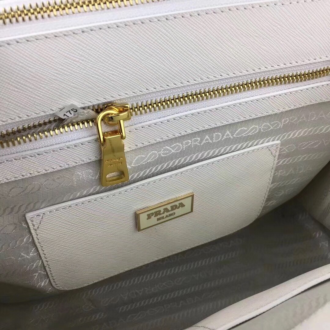 Pra*a medium galleria bag in white saffiano leather