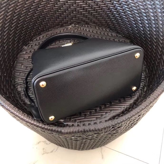 Pra*a matinee mini bag in black saffiano leather