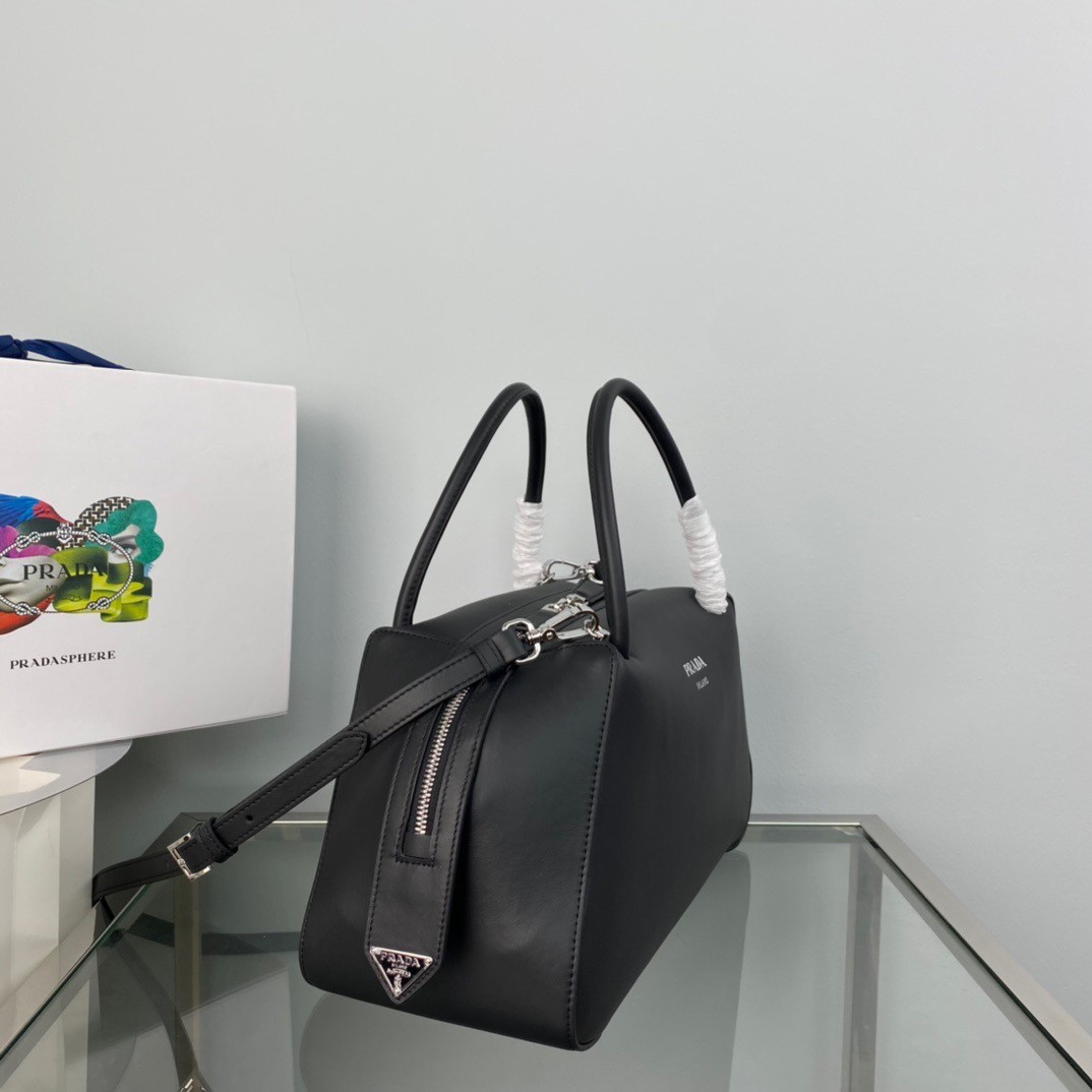 pra*a S*pernova medium handbag in black leather