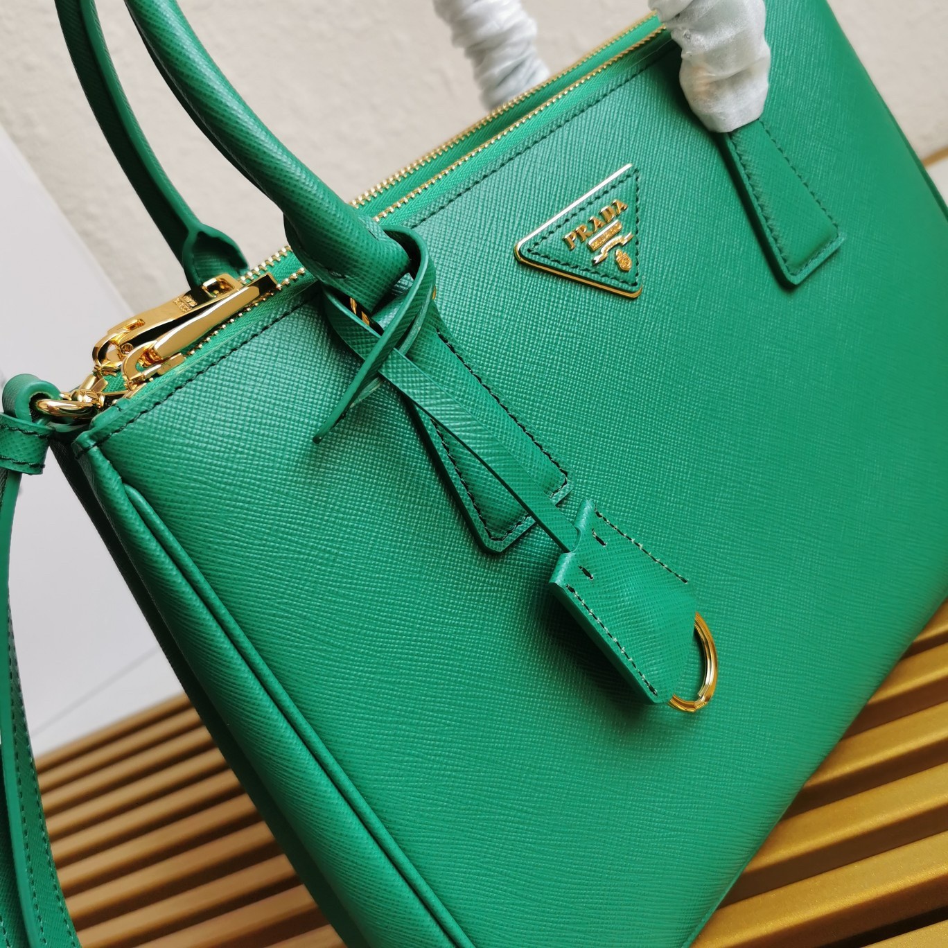 Pra*a small galleria bag in mango saffiano leather