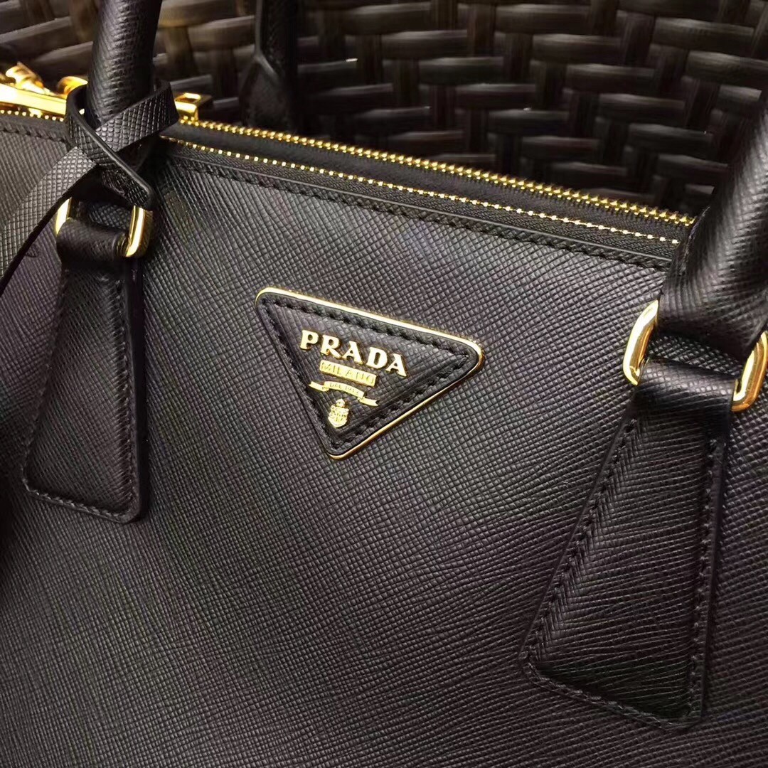 Pra*a small galleria bag in black saffiano leather