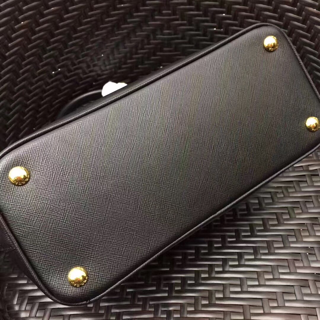 Pra*a small galleria bag in black saffiano leather