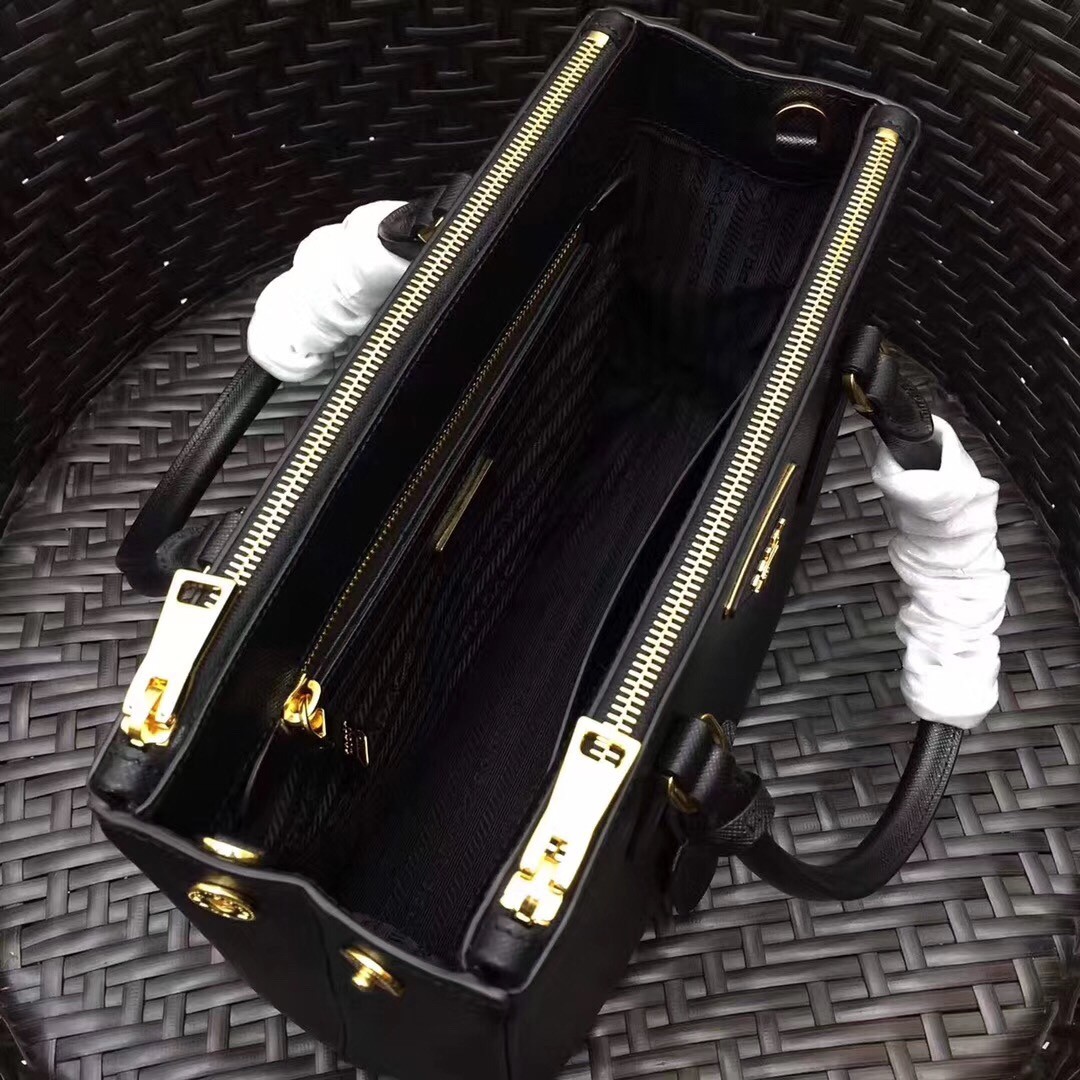 Pra*a small galleria bag in black saffiano leather