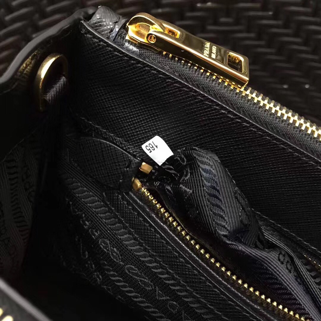 Pra*a small galleria bag in black saffiano leather