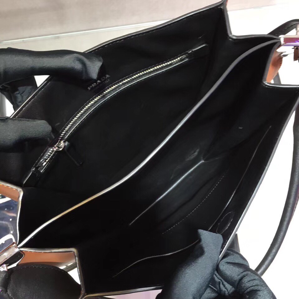 Pra*a margit shoulder bag in brown calfskin