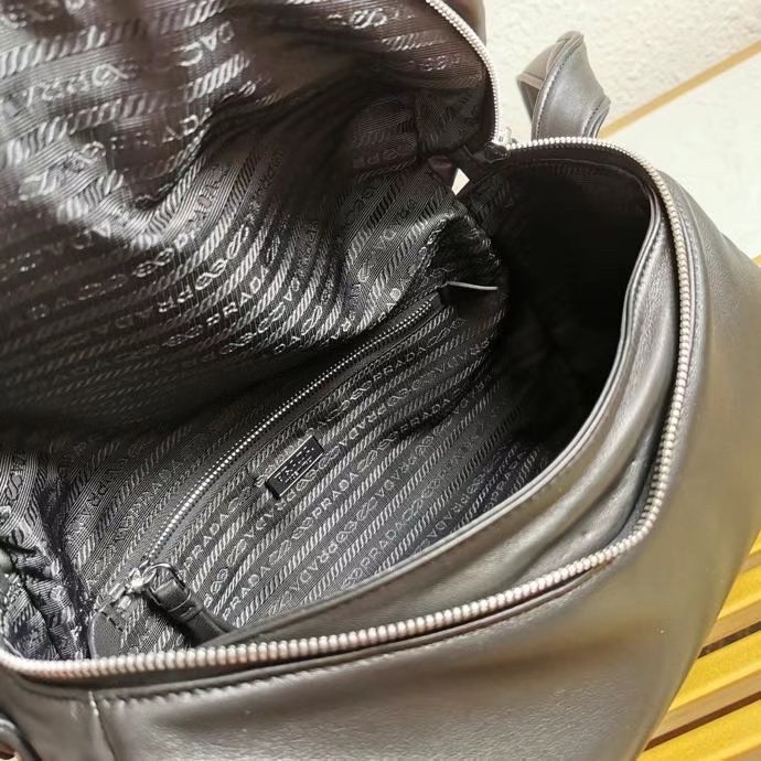 Pra*a signaux bag in black padded nappa leather