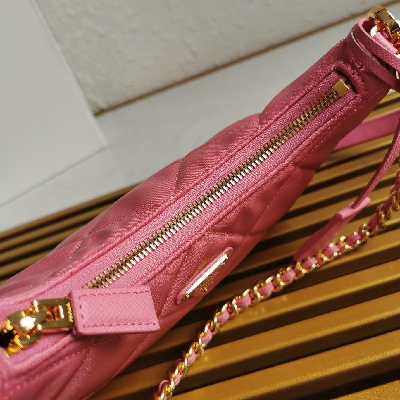 Pra*a re-edition 1995 chaine mini bag in pink re-nylon