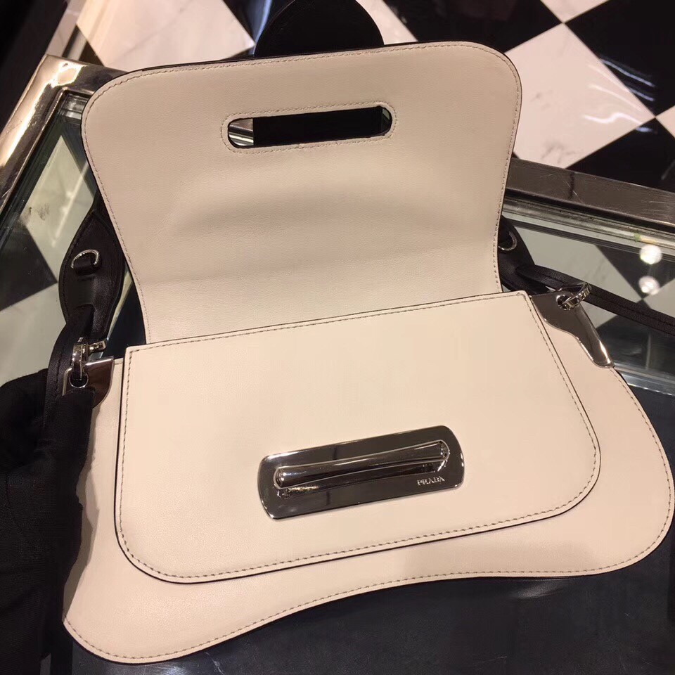 Pra*a sidonie shoulder bag in black/white leather