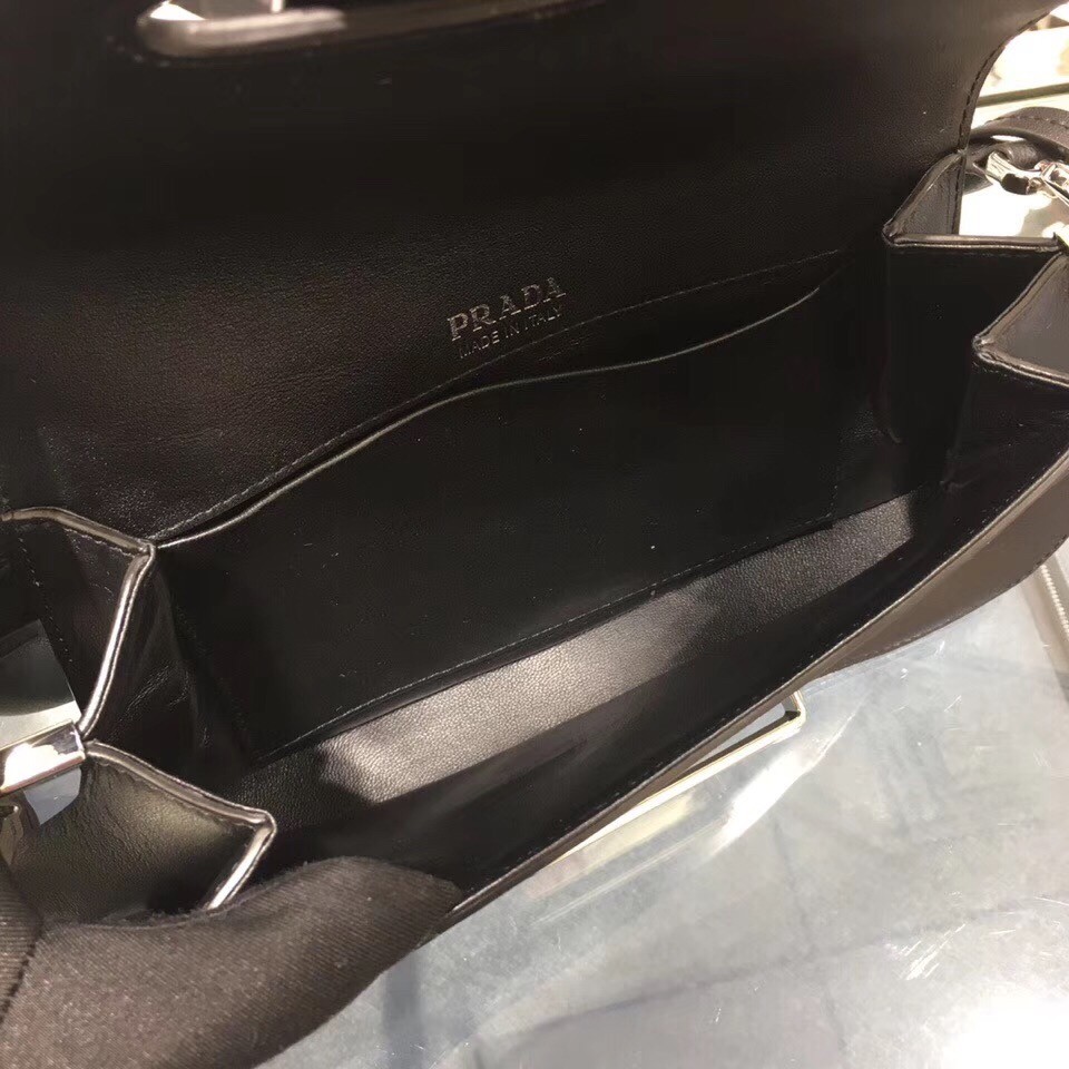 Pra*a sidonie black leather shoulder bag