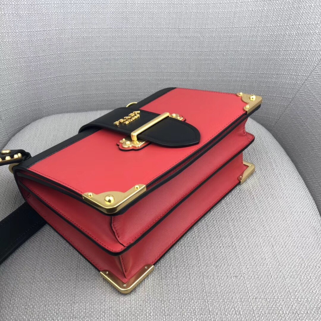 Pra*a large cahier bag in red/black leather