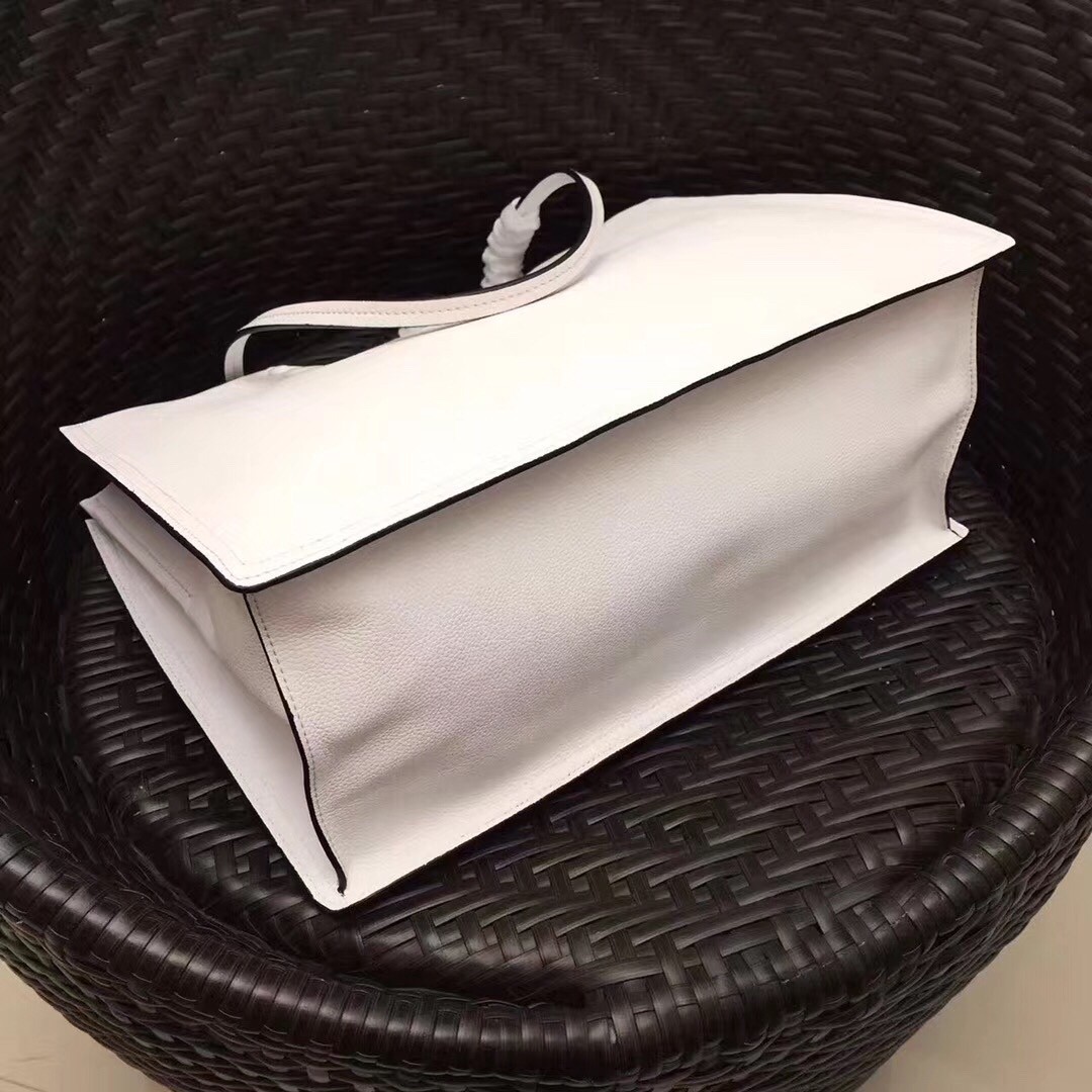 Pra*a etiquette tote bag in white calf leather