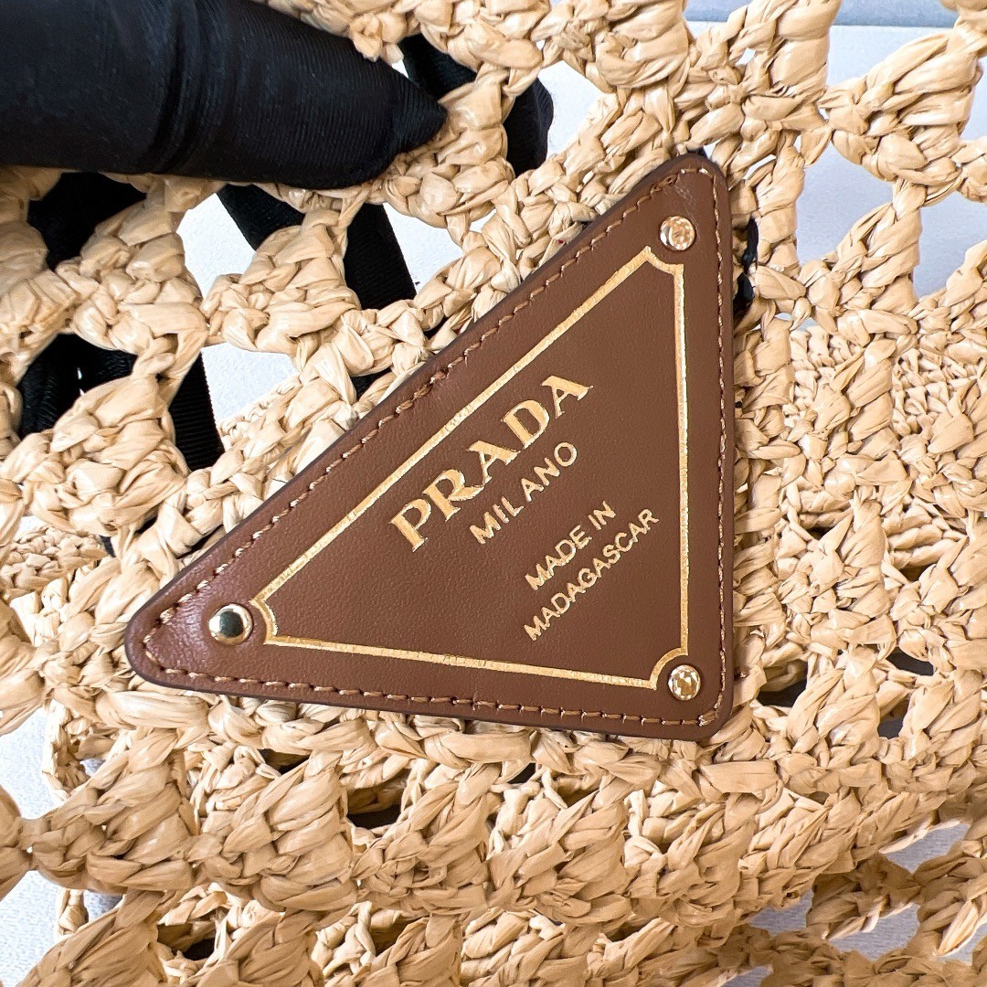 Pra*a crochet tote bag in beige raffia-effect yarn