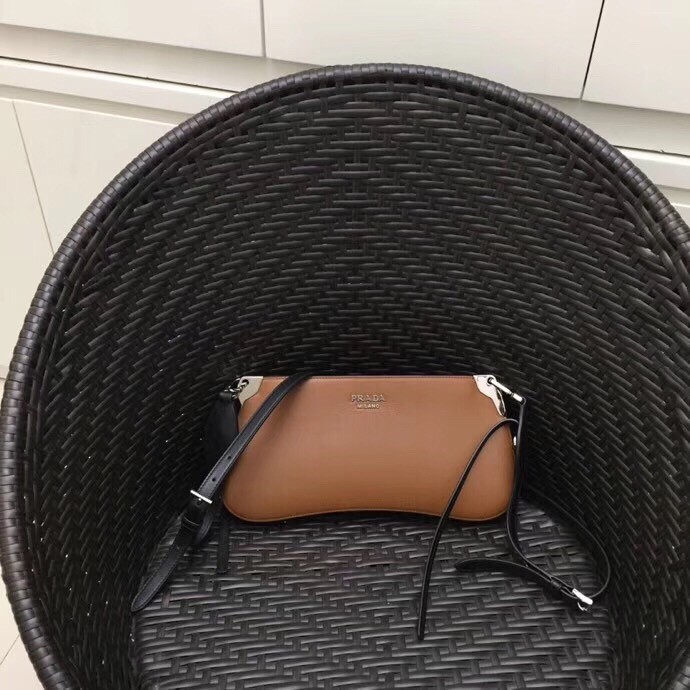 Pra*a brown sidonie leather shoulder bag