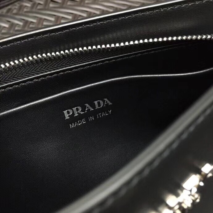 Pra*a black sidonie leather shoulder bag
