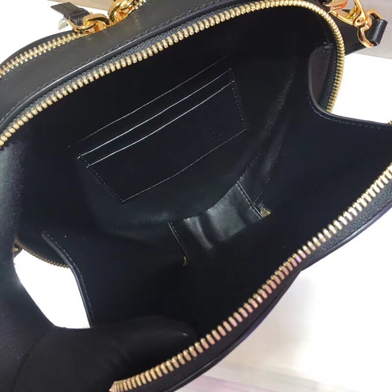 Pra*a odette heart bag in black saffiano leather