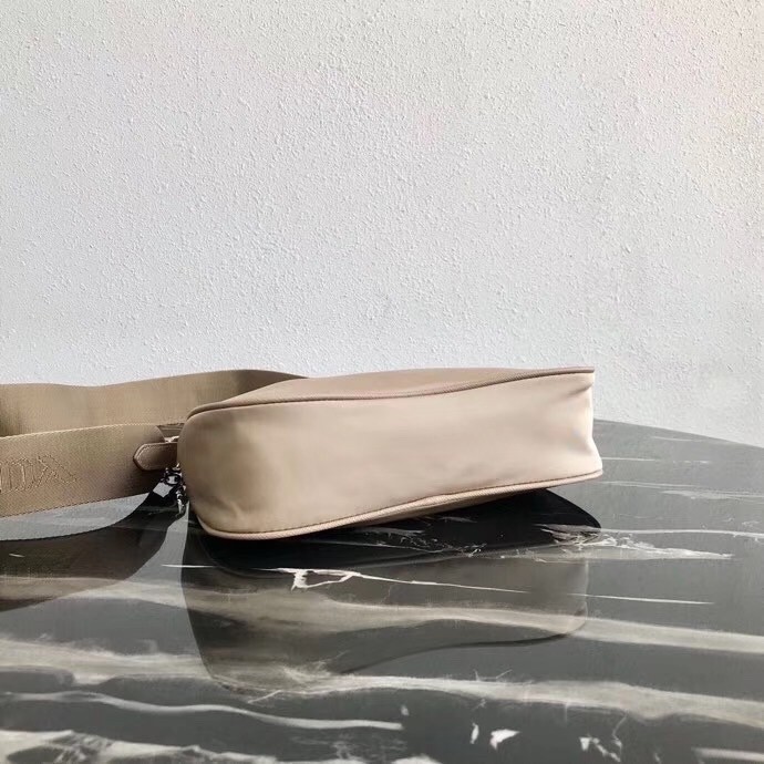 Pra*a re-edition 2005 shoulder bag in beige nylon