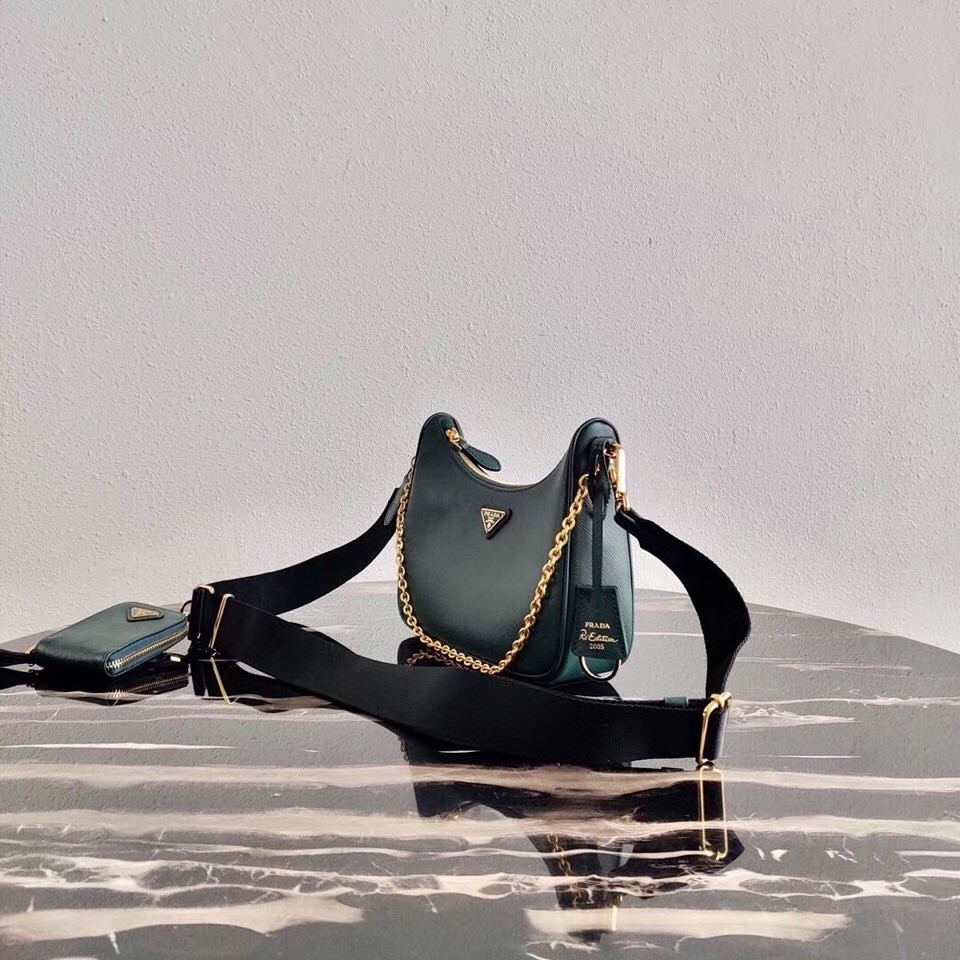 Pra*a re-edition 2005 shoulder bag in green saffiano leather