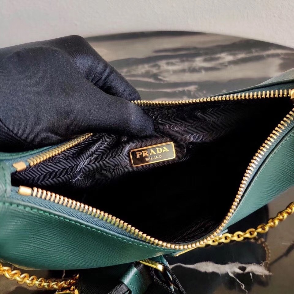 Pra*a re-edition 2005 shoulder bag in green saffiano leather
