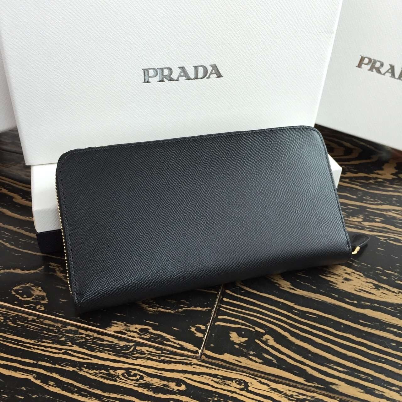 Pra*a zipped wallet in black saffiano leather