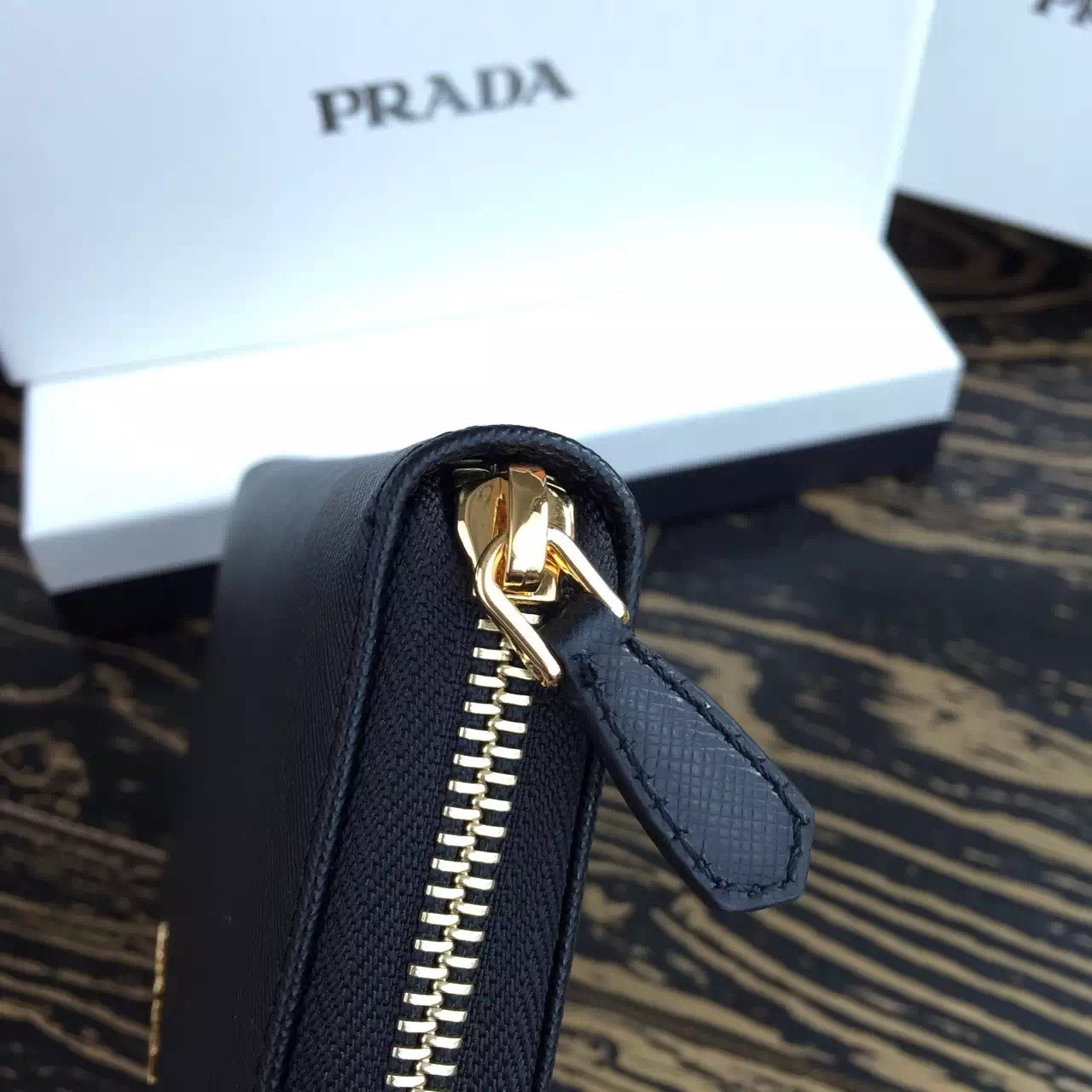 Pra*a zipped wallet in black saffiano leather