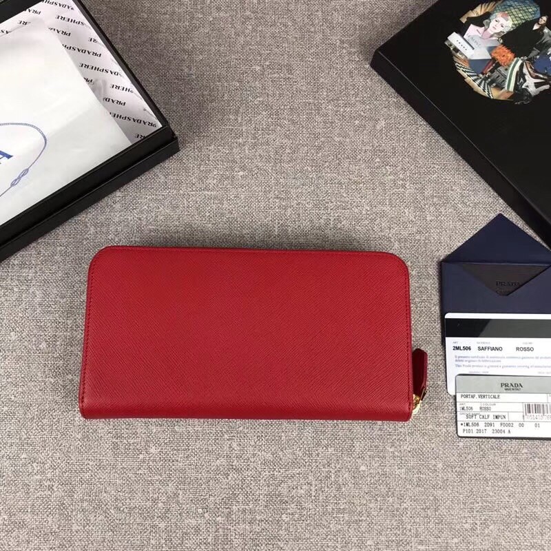Pra*a zipped wallet in red saffiano leather
