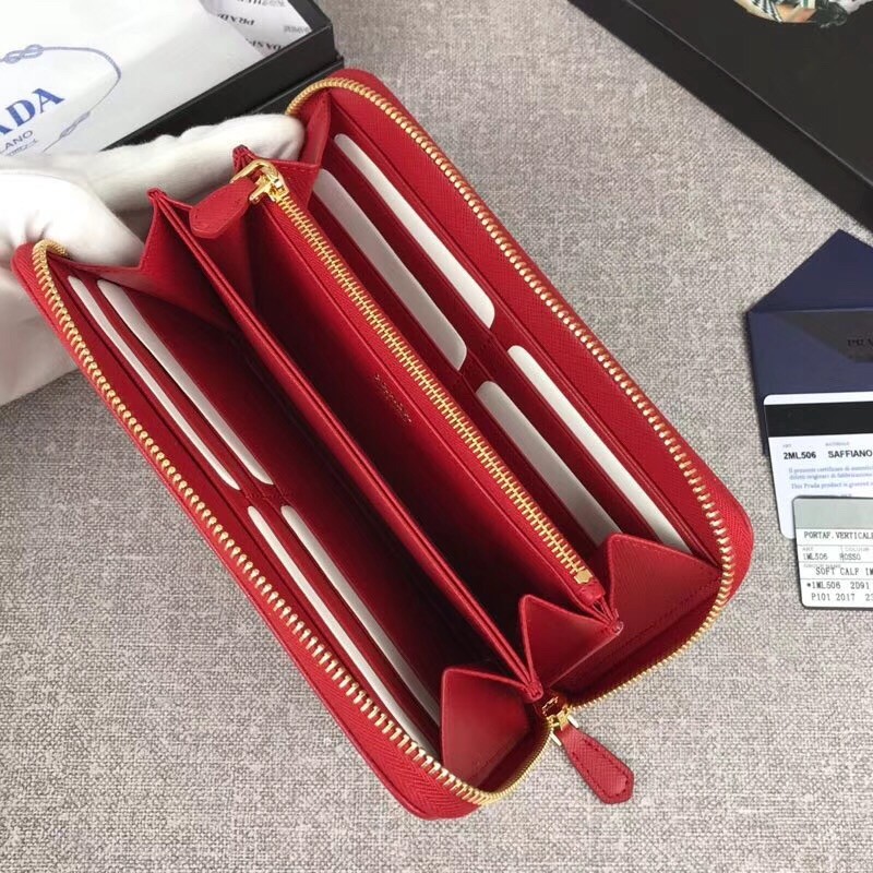 Pra*a zipped wallet in red saffiano leather