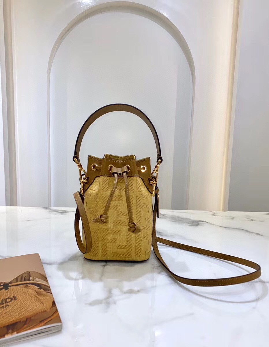 F**di mon tresor mini bucket bag in beige raffia
