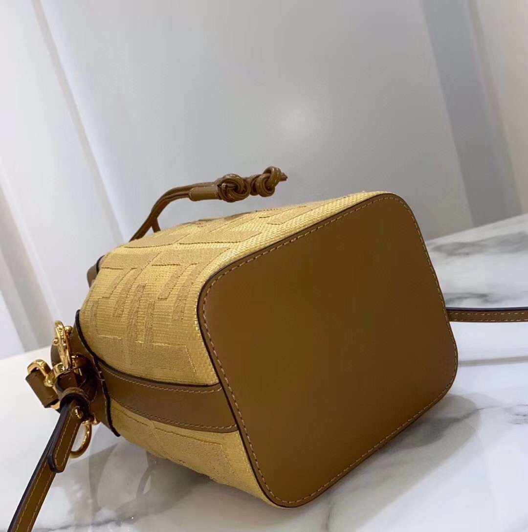 F**di mon tresor mini bucket bag in beige raffia