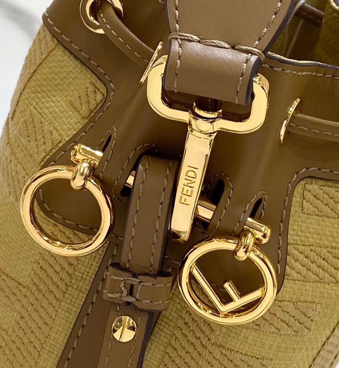 F**di mon tresor mini bucket bag in beige raffia