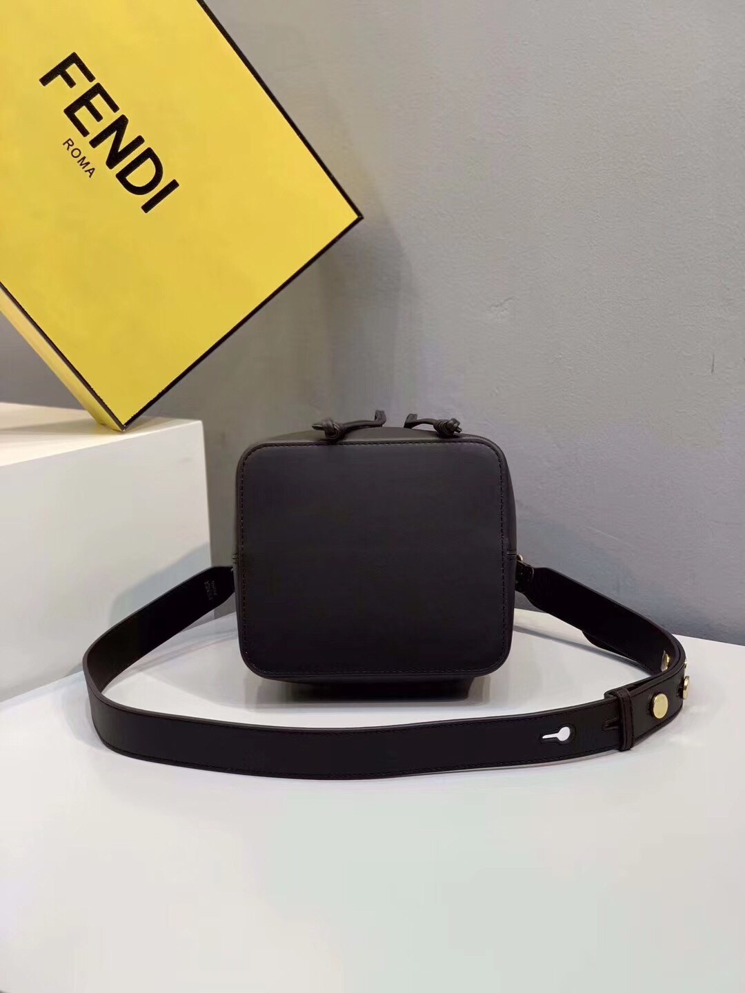 F**di mon tresor small bucket bag in tech mesh