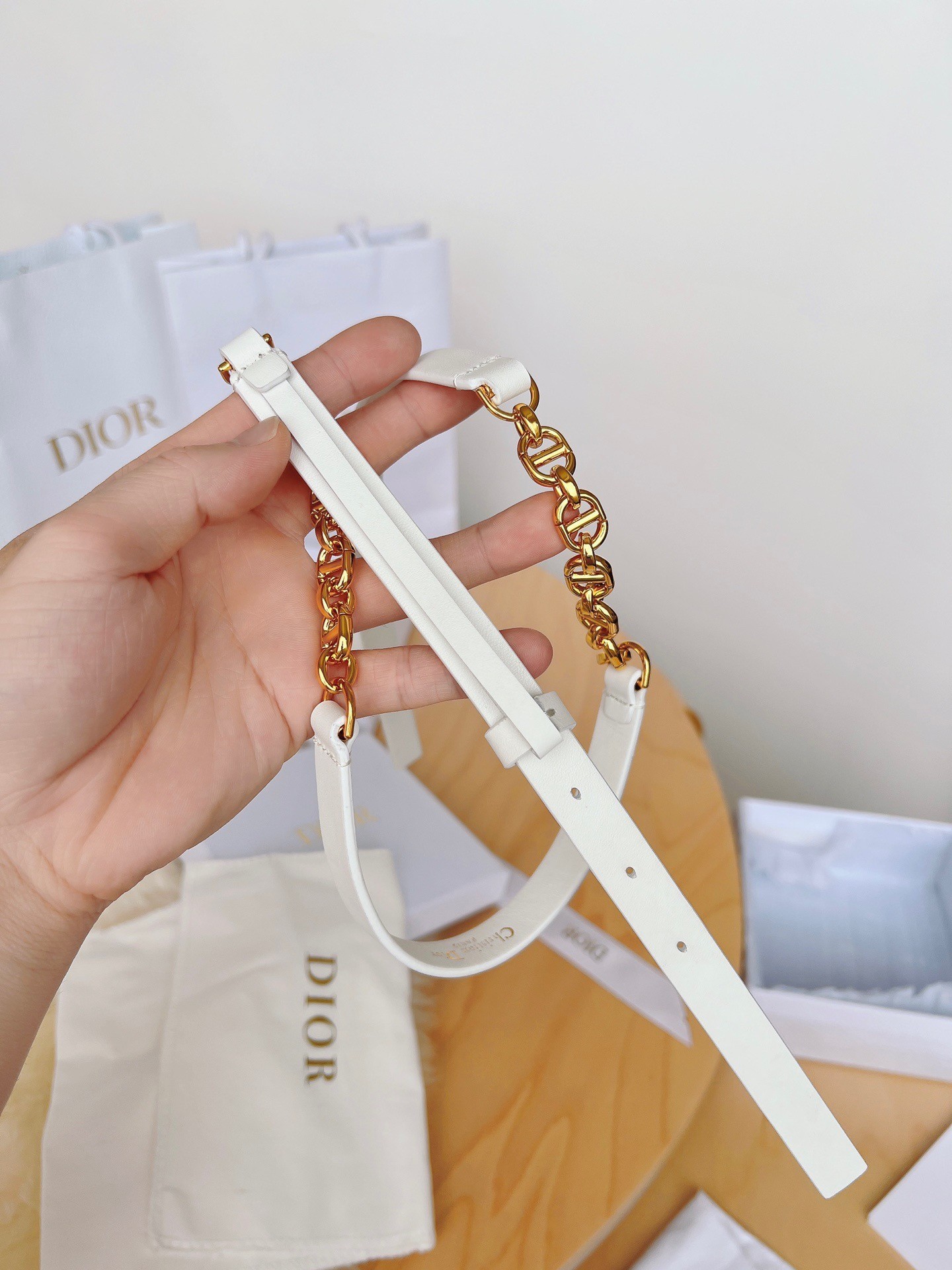 D*or caro 15mm belt in white calfskin and chain