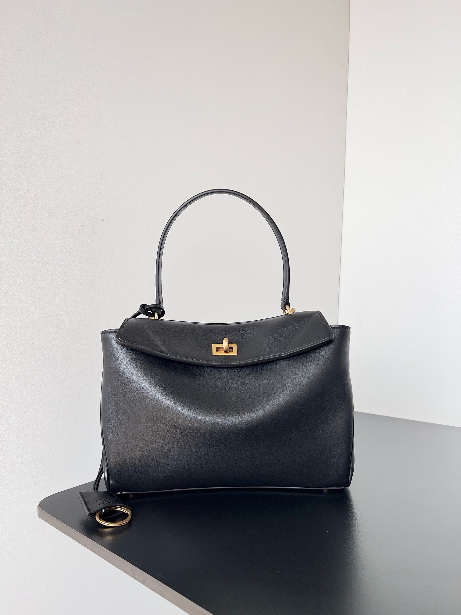 Ba*len*cia*ga rodeo small bag in black calfskin