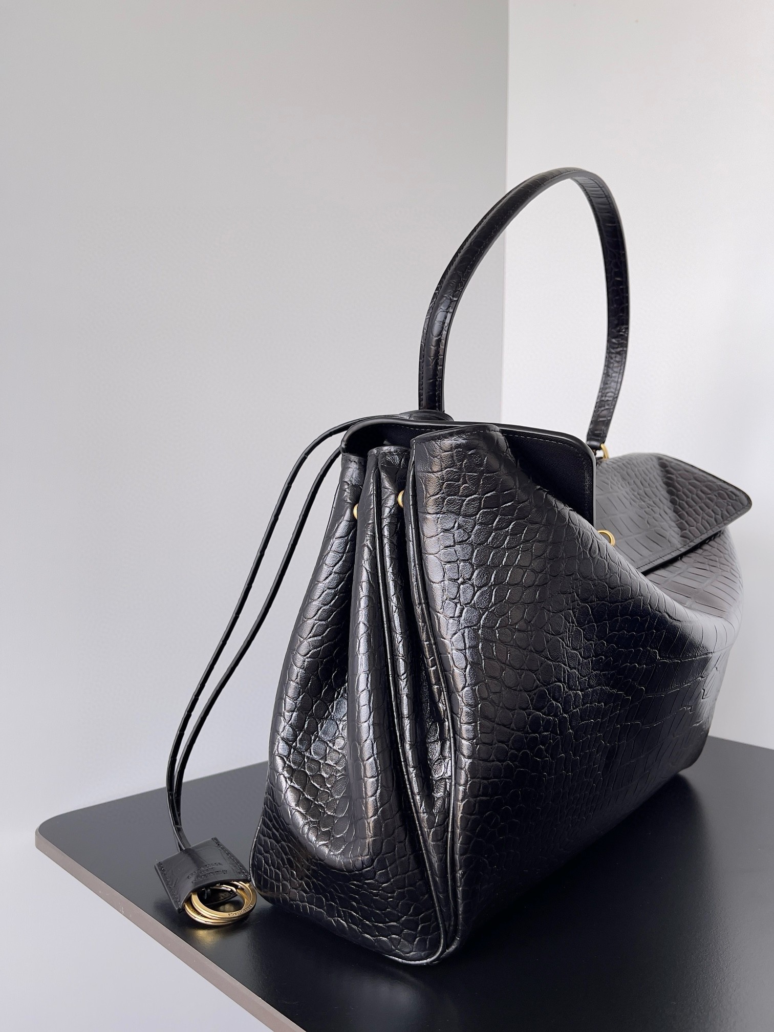 Ba*len*cia*ga rodeo large bag in black crocodile embossed calfskin