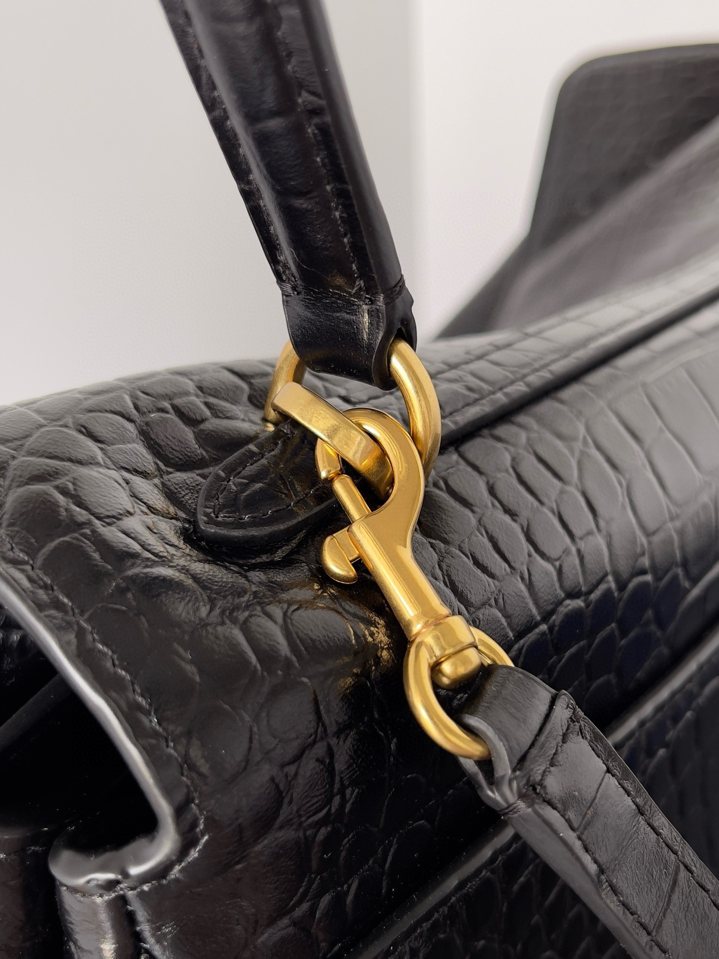 Ba*len*cia*ga rodeo large bag in black crocodile embossed calfskin