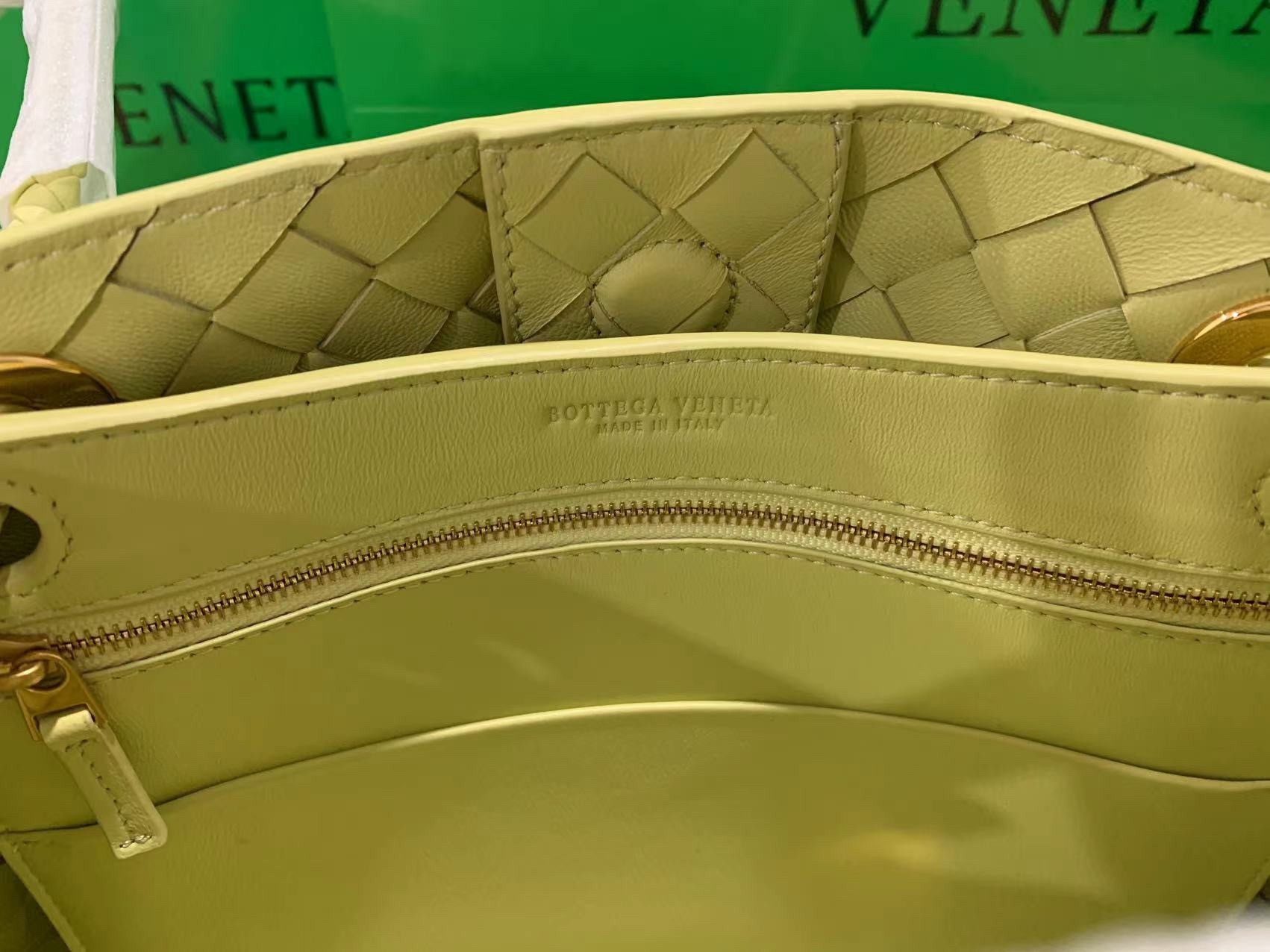 bo*te*ga Ve*ne*ta small andiamo bag in ice cream intrecciato lambskin