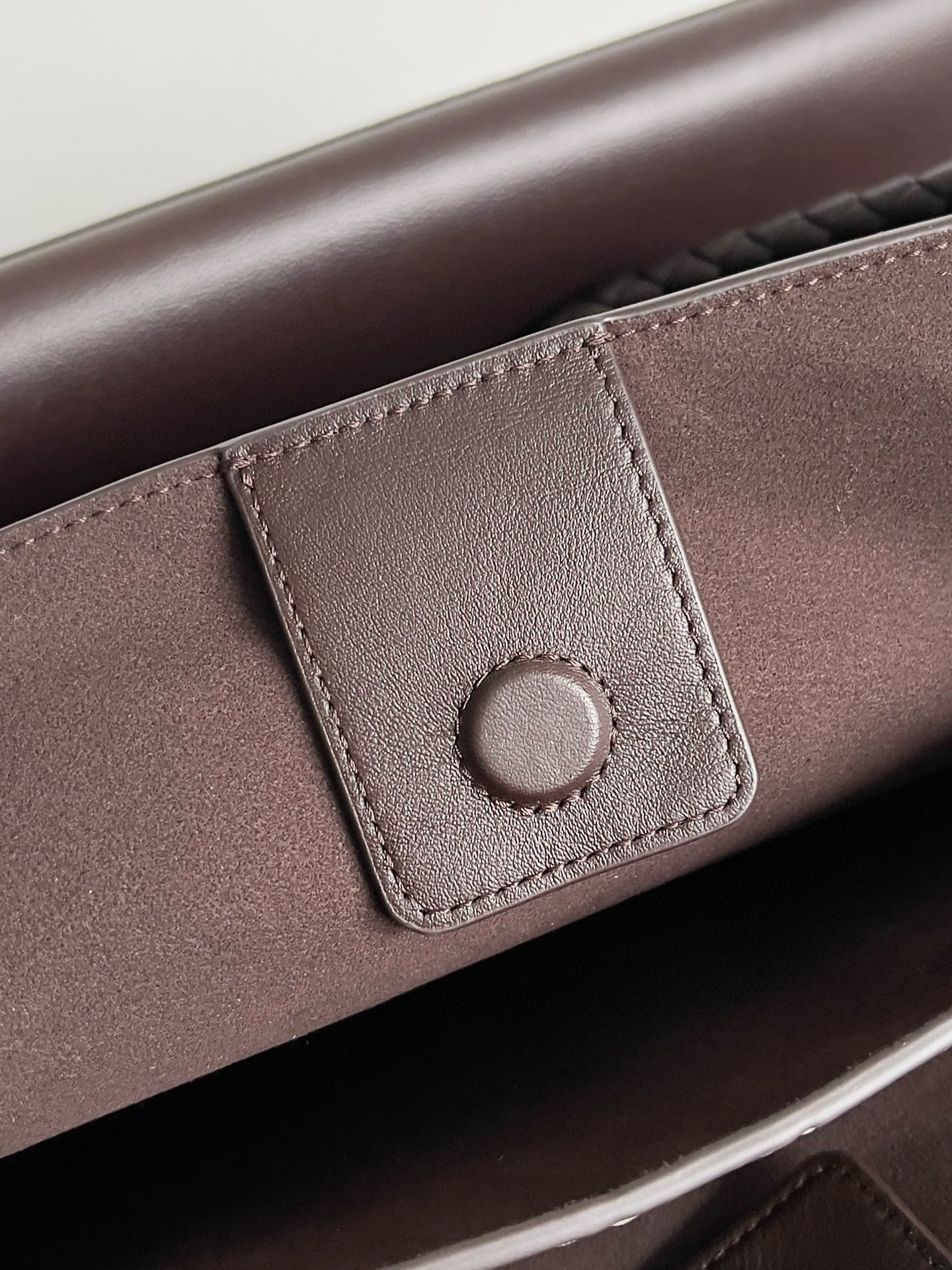 bo*te*ga Ve*ne*ta large andiamo bag in fondant smooth calfskin