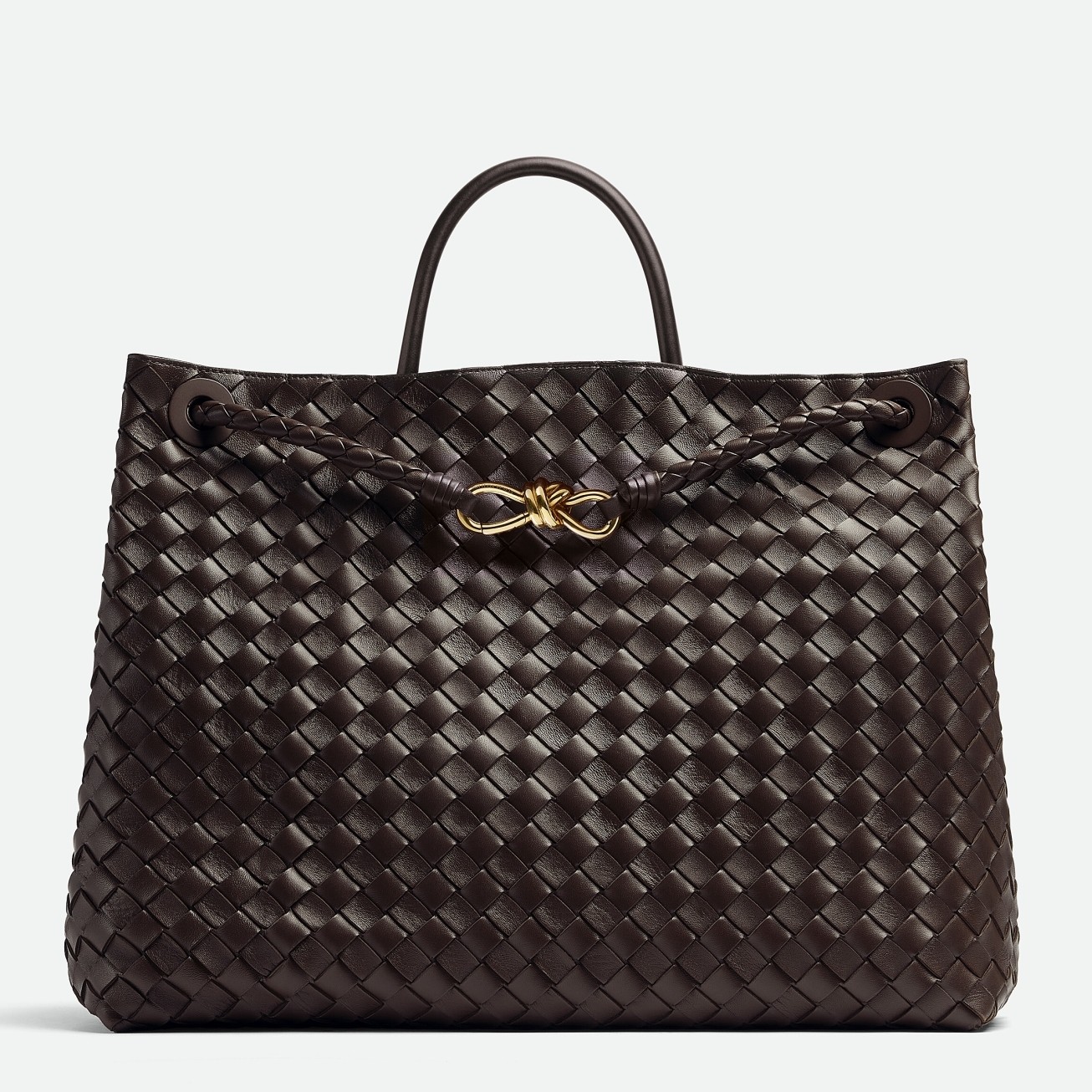 bo*te*ga Ve*ne*ta large andiamo bag in fondant intrecciato lambskin
