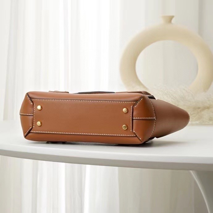 bo*te*ga Ve*ne*ta arco small bag in caramel intrecciato calfskin