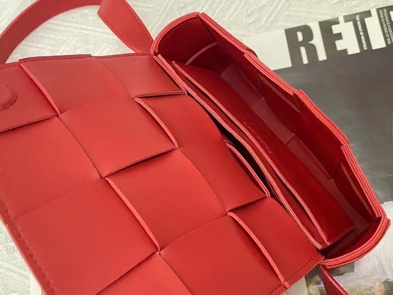 bo*te*ga Ve*ne*ta cassette belt bag in red intrecciato leather
