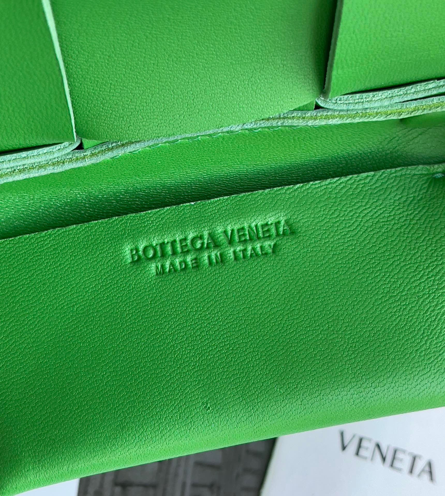 bo*te*ga Ve*ne*ta candy cassette bag in parakeet lambskin