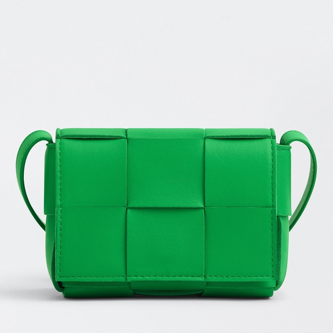 bo*te*ga Ve*ne*ta candy cassette bag in parakeet lambskin