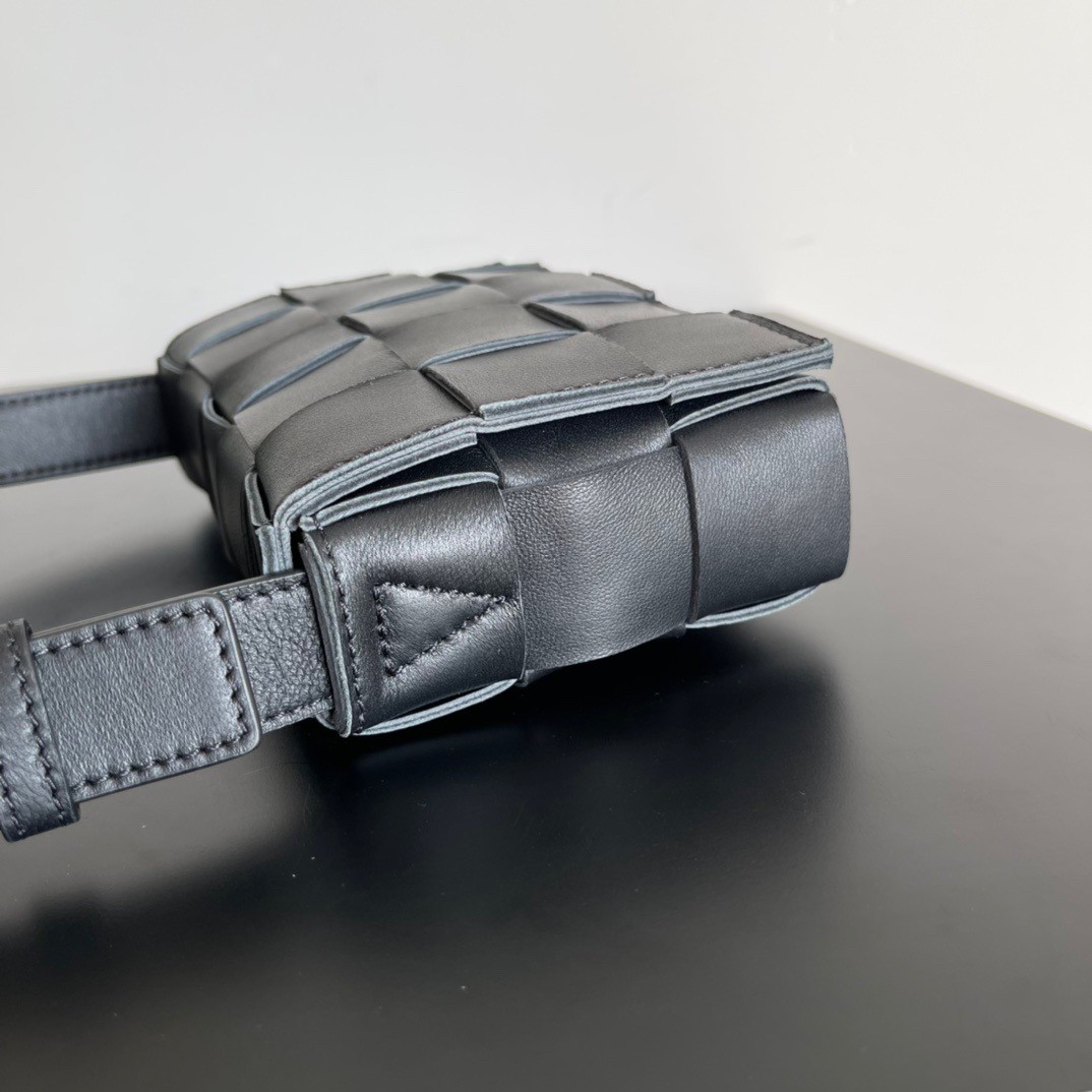 bo*te*ga Ve*ne*ta small cassette bag in black intrecciato lambskin
