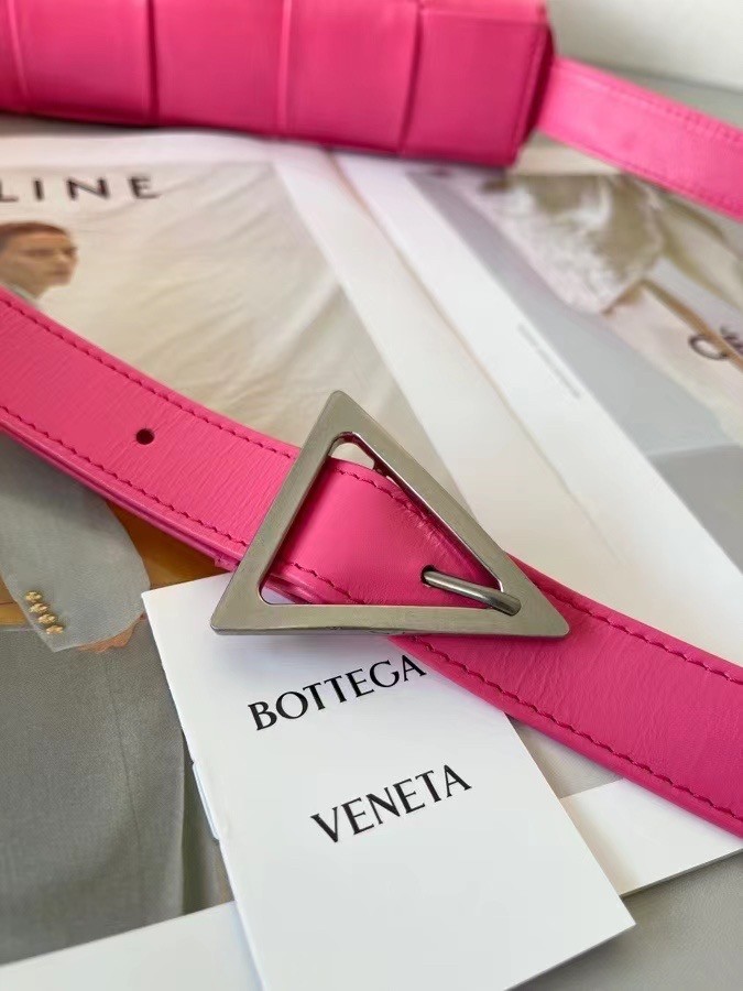 bo*te*ga Ve*ne*ta cassett bag in lollipop wrinkled calfskin