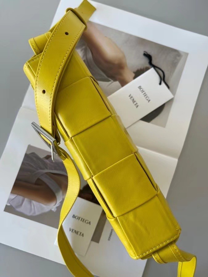 bo*te*ga Ve*ne*ta cassett bag in yellow wrinkled calfskin